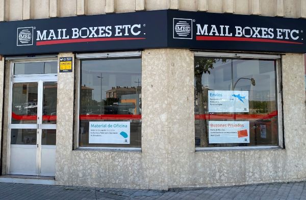 Mail Boxes Etc. inaugura nueva tienda en Aranda de Duero.